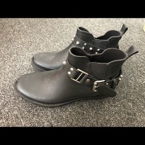 Studded ankle length rain boots